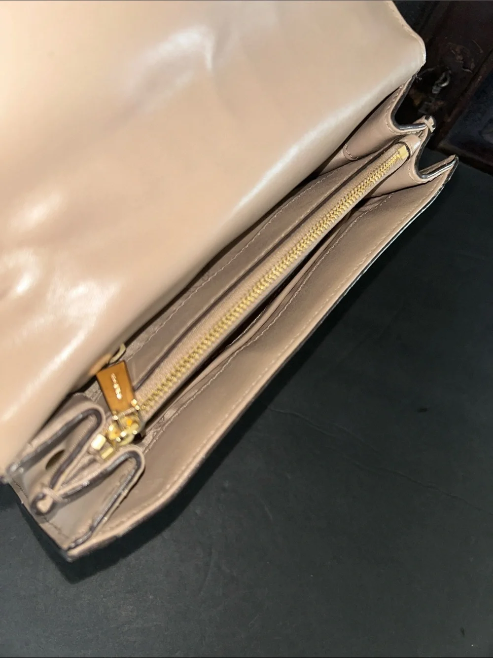 Michael Kors Beige & Off-White Chain Shoulder Bag